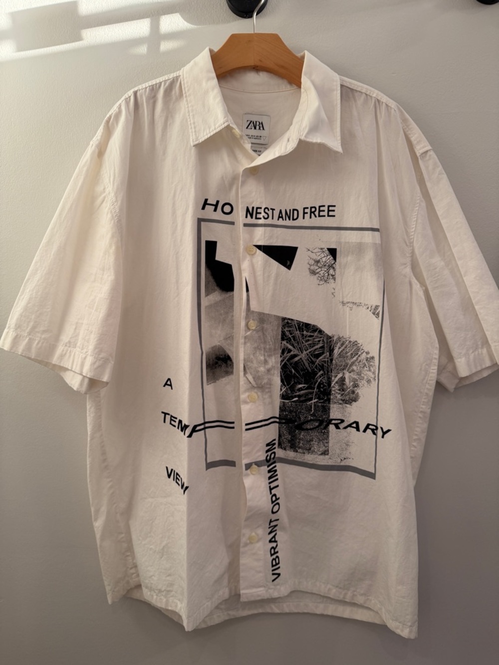 Zara White Short-Sleeve Graphic Button-Down Shirt